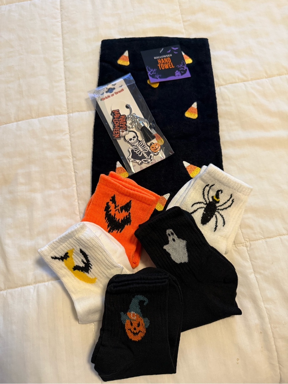Halloween Costume Socks & Towel Set - Black, Orange, White, Halloween 🎃 Keychain